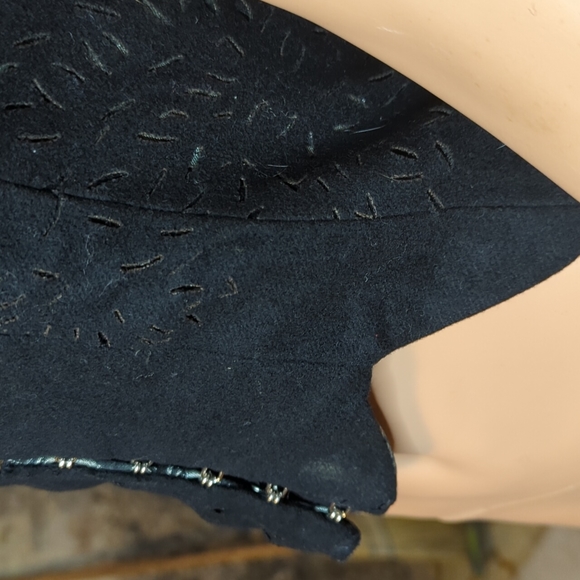 Sumie Tachibana hooded vest - Picture 6 of 10